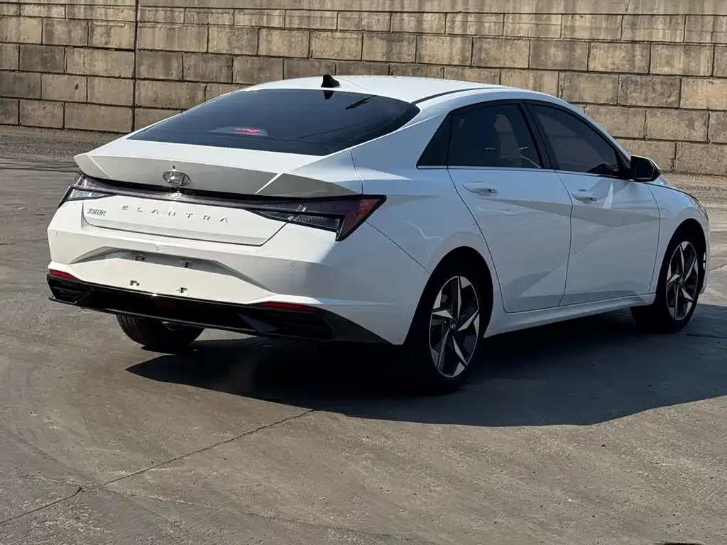 Hyundai Elantra 2022 из CN, фото 8
