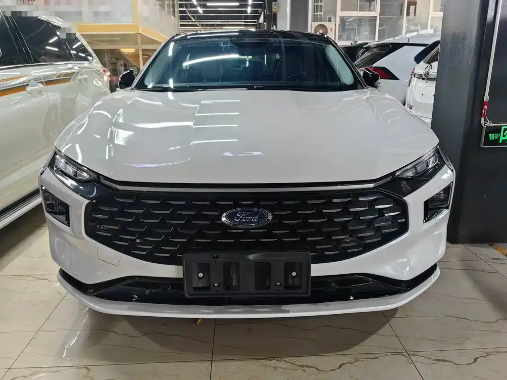 Ford Mondeo 2023 из CN, фото 3
