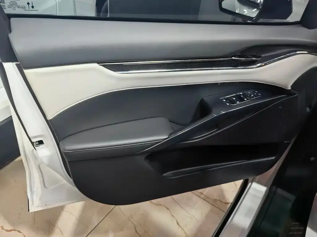 Ford Mondeo 2023 из CN, фото 5