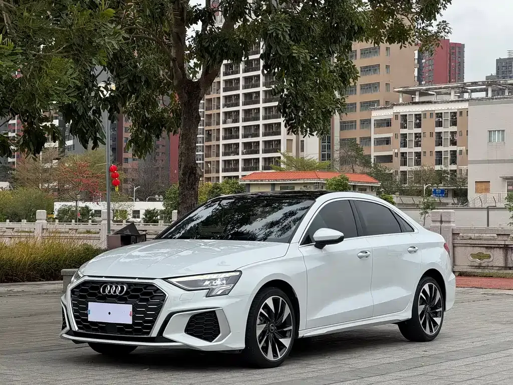 Audi A3 — фото 1