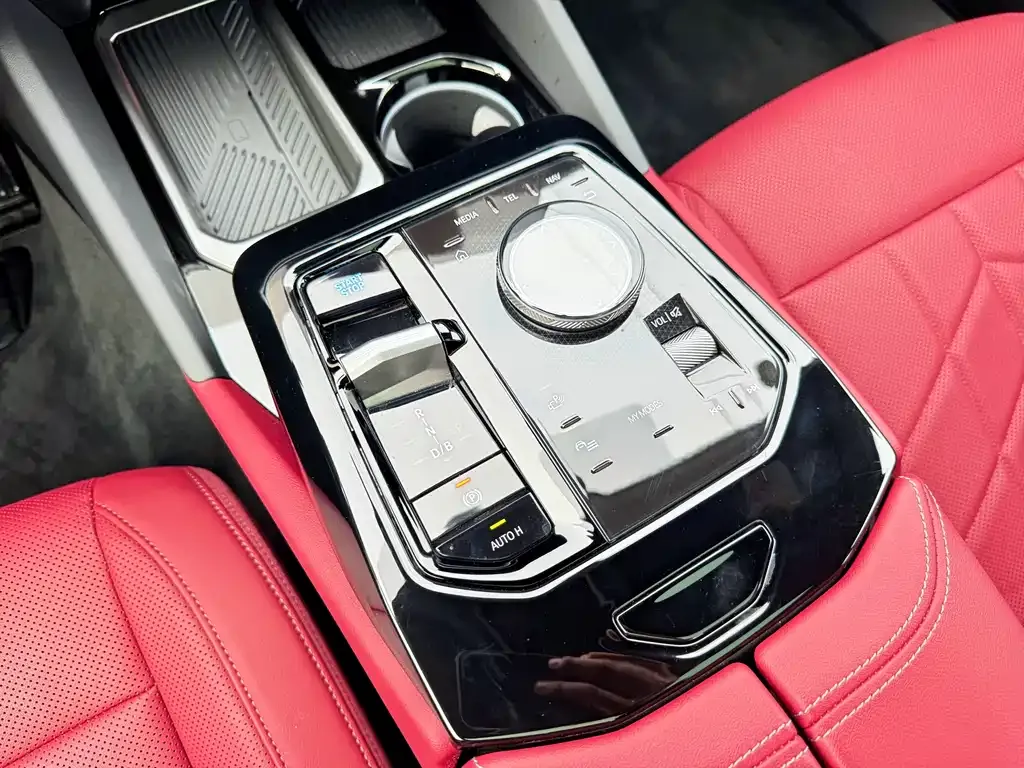 BMW i5 2025 из CN, фото 8