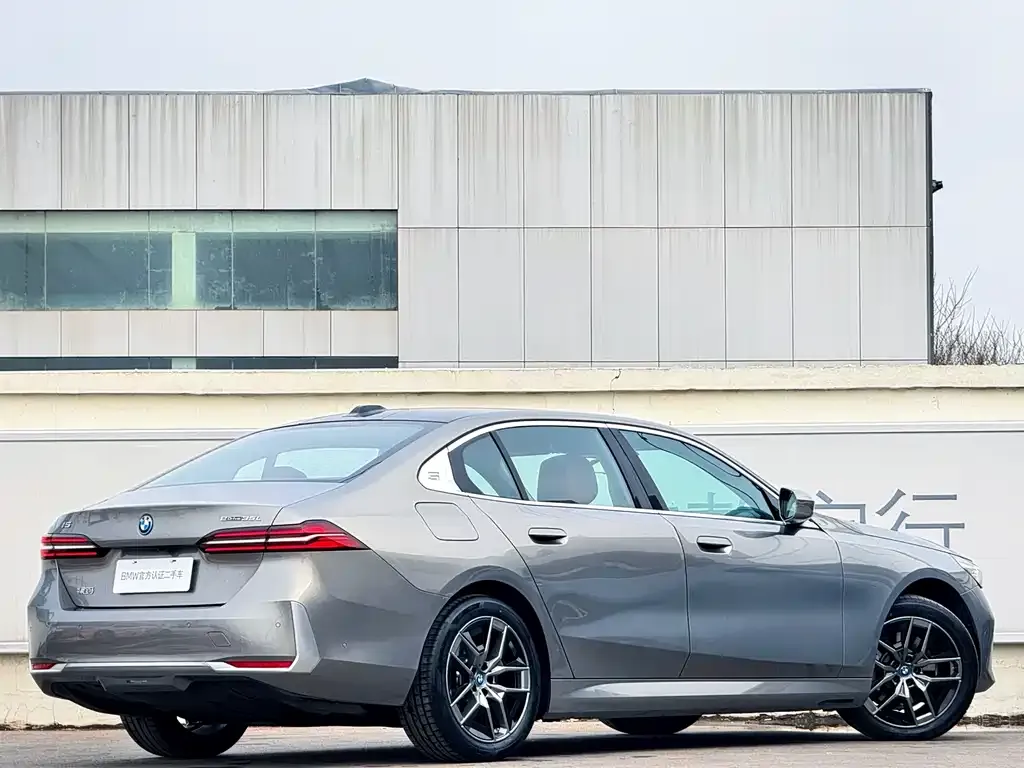 BMW i5 2025 из CN, фото 4