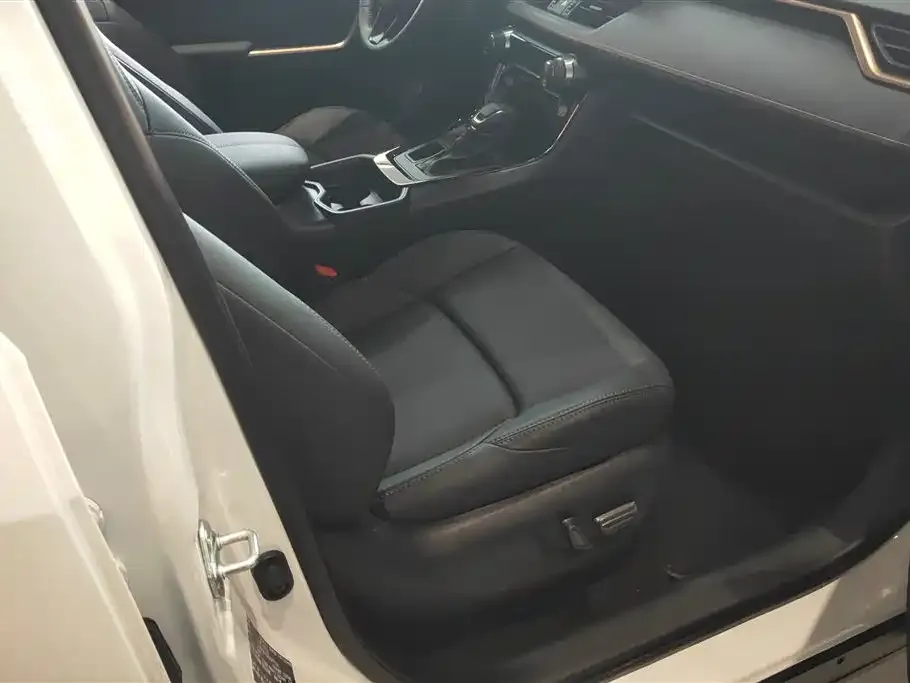 Toyota Wildlander 2024 из CN, фото 4