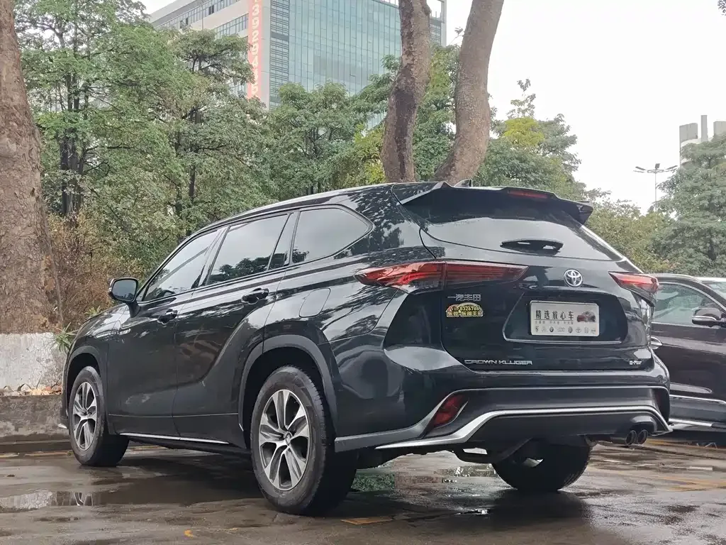 Toyota Crown Kluger 2023 из CN, фото 7