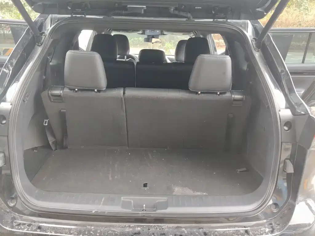 Toyota Crown Kluger 2023 из CN, фото 3