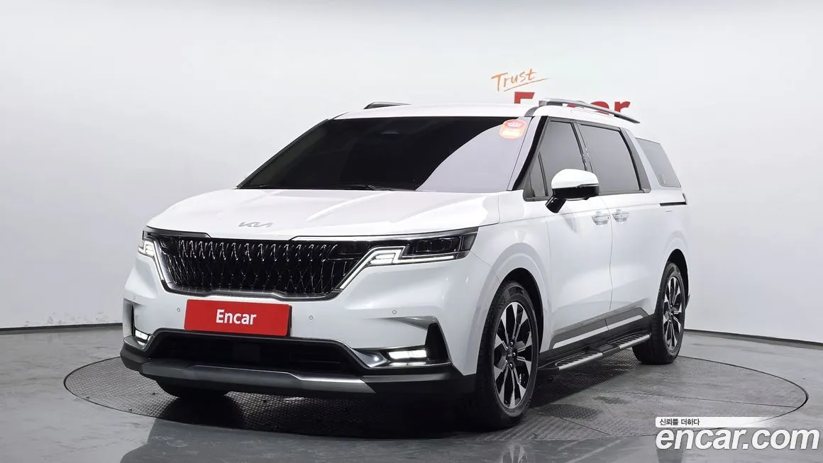 Kia Carnival — фото 1