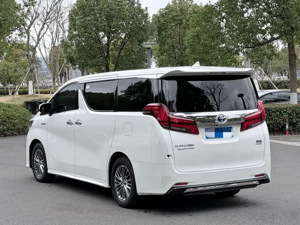 Toyota Alphard 2022 из CN, фото 5