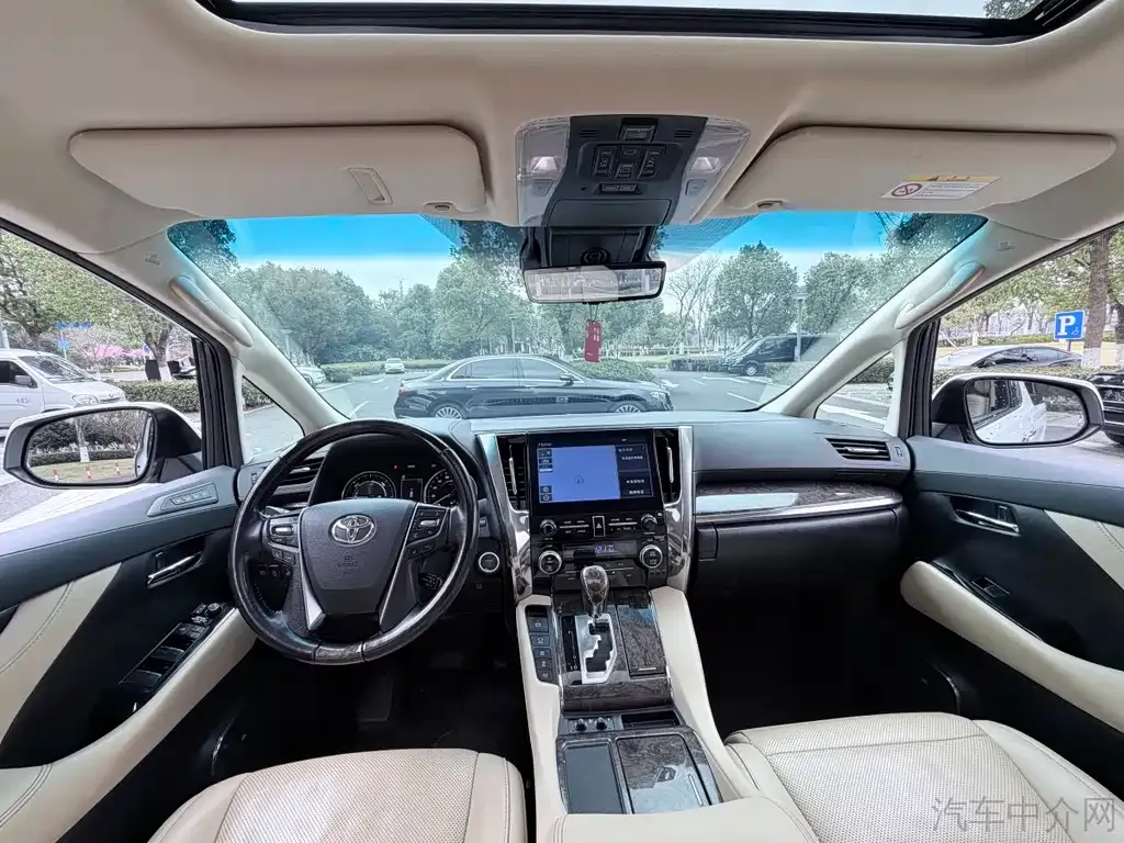 Toyota Alphard 2022 из CN, фото 7