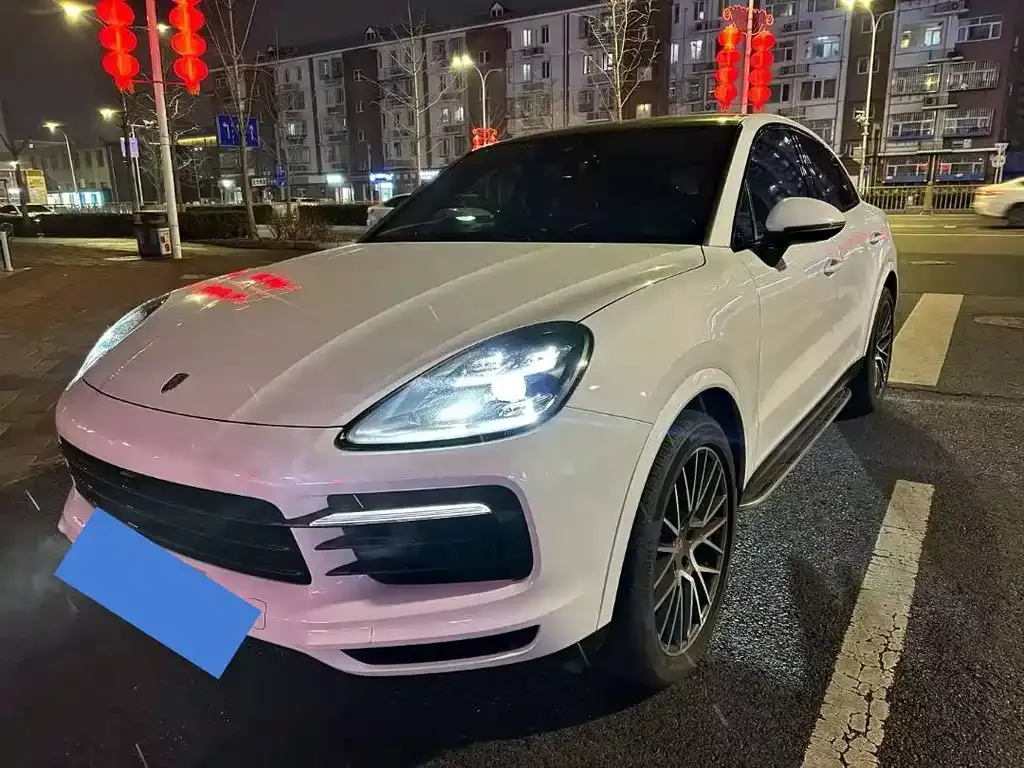 Porsche Cayenne — фото 1