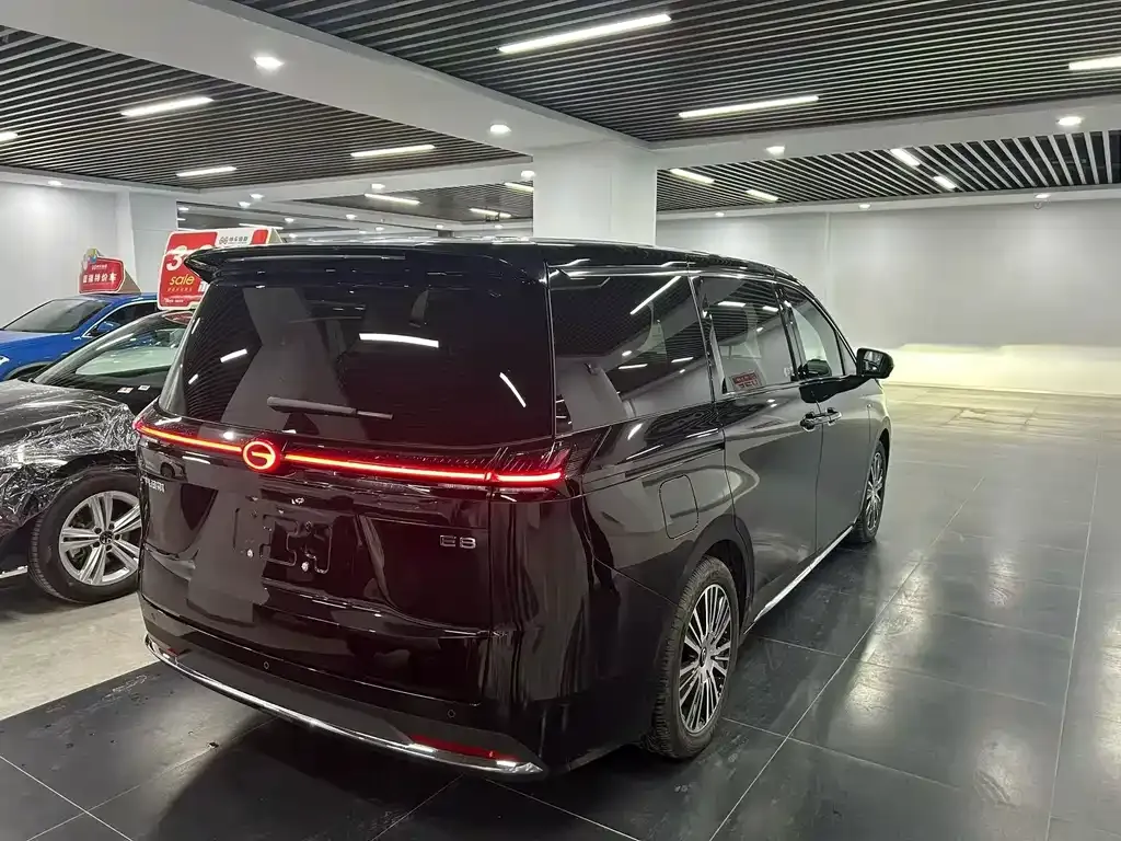 GAC Motor 传祺E8 PHEV — фото 9
