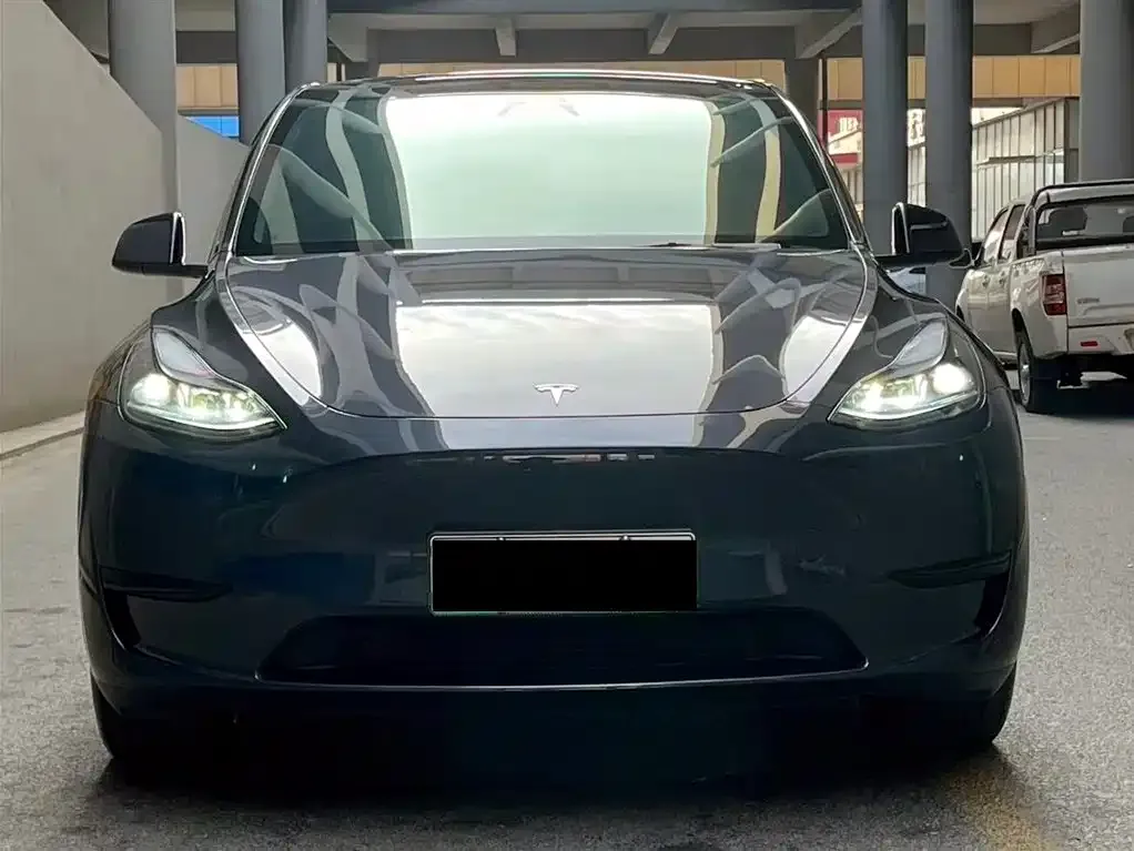 Tesla Model Y — фото 8