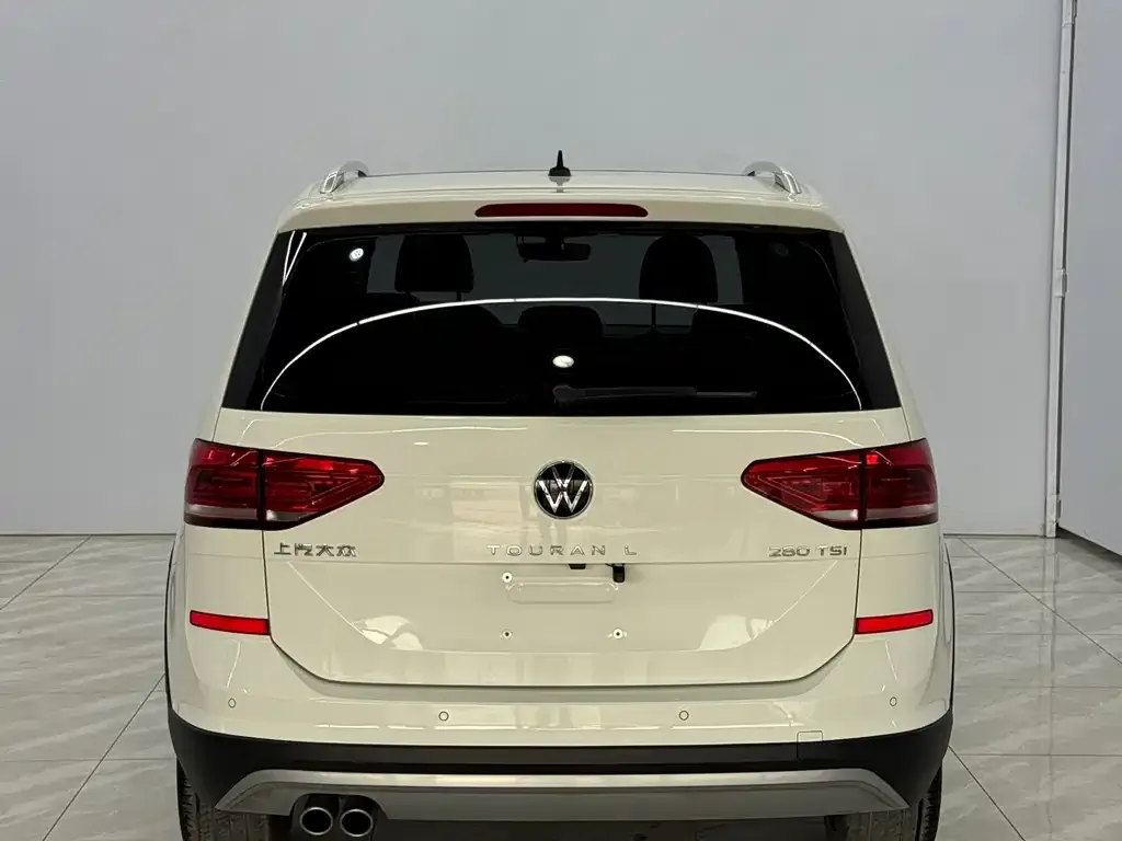 Volkswagen Touran — фото 5