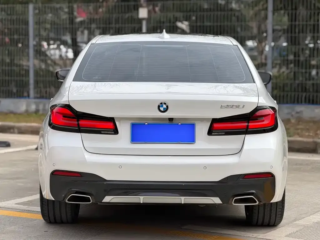 BMW 5 Series — фото 5