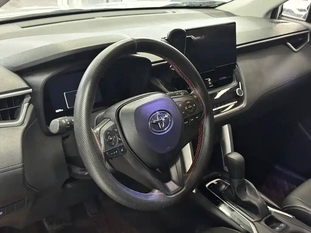 Toyota Corolla Cross 2024 из CN, фото 6
