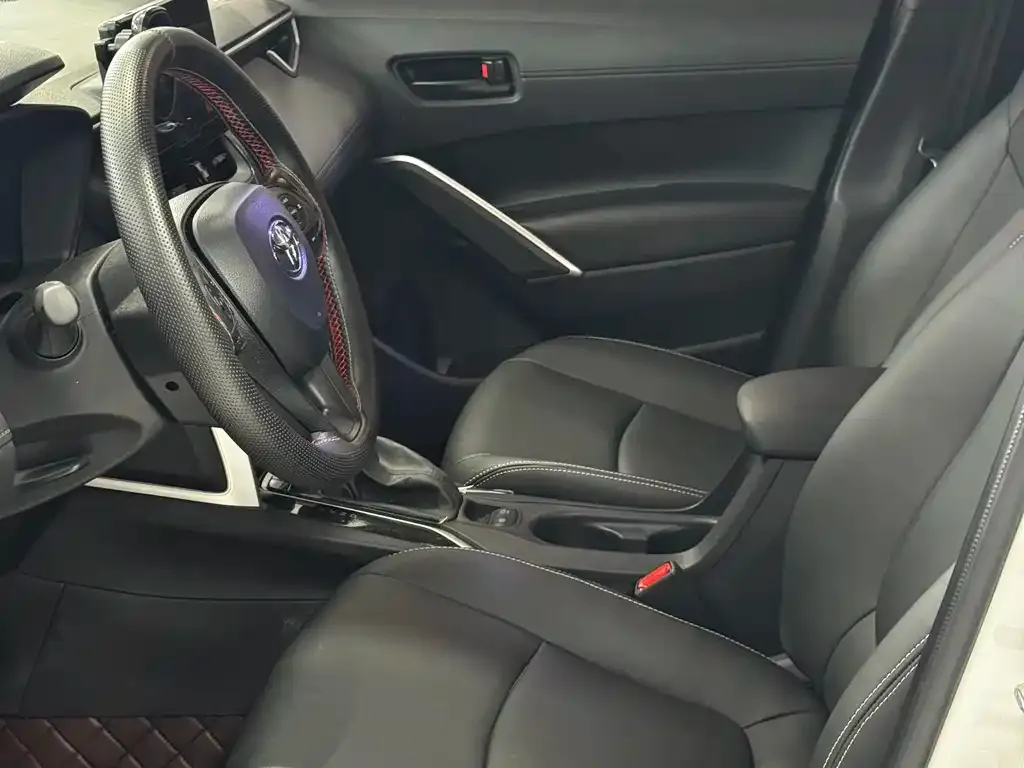 Toyota Corolla Cross 2024 из CN, фото 9