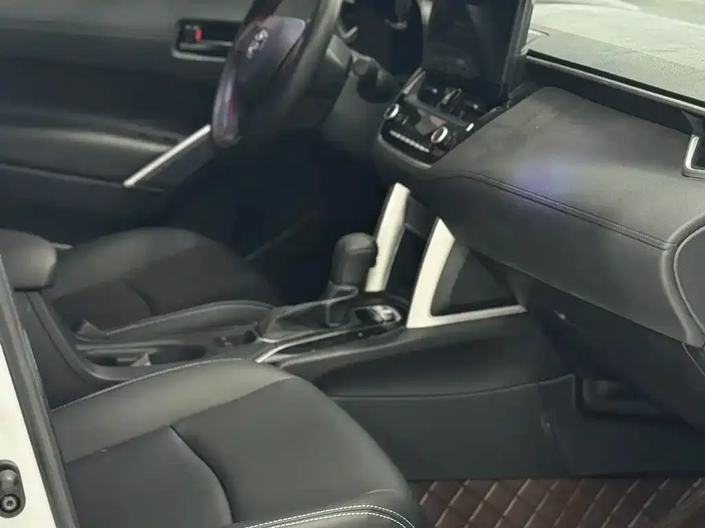 Toyota Corolla Cross 2024 из CN, фото 2