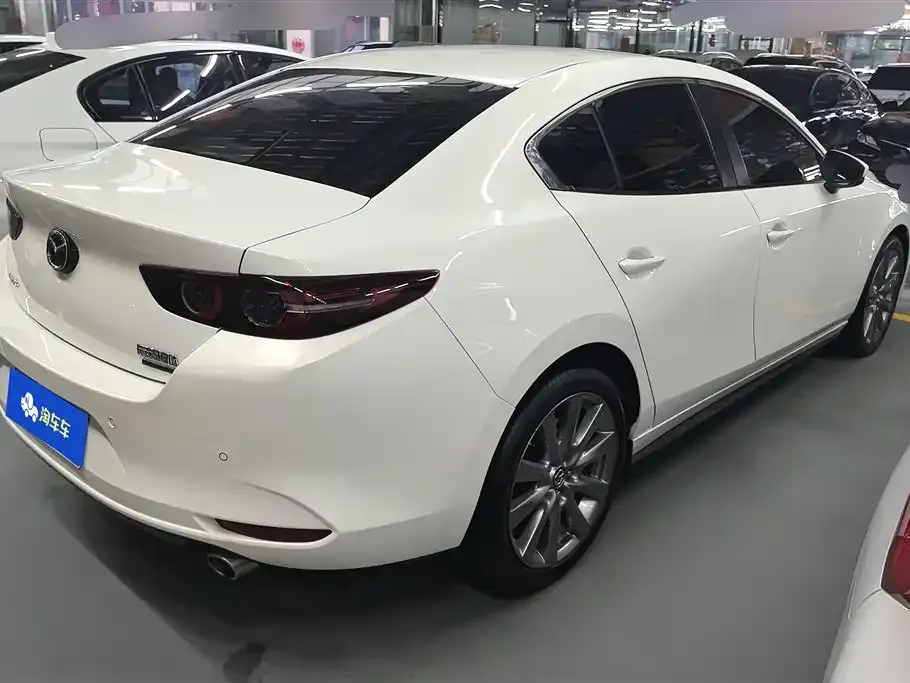 Mazda 3 Axela — фото 10