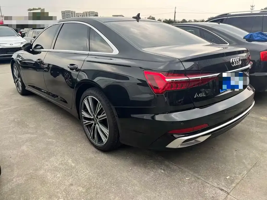 Audi A6L — фото 9