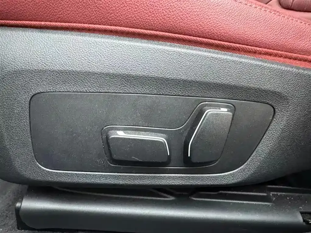 BMW i4 — фото 10
