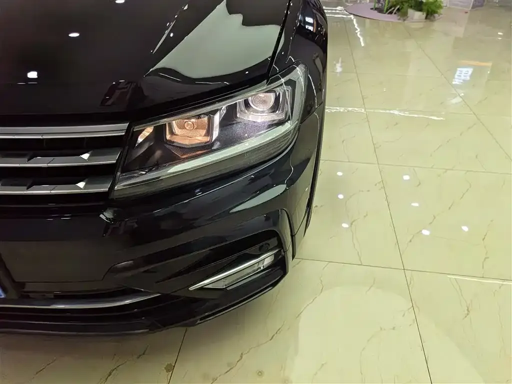 Volkswagen Tiguan L 2021 из CN, фото 4