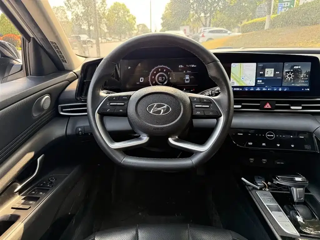 Hyundai Elantra — фото 4