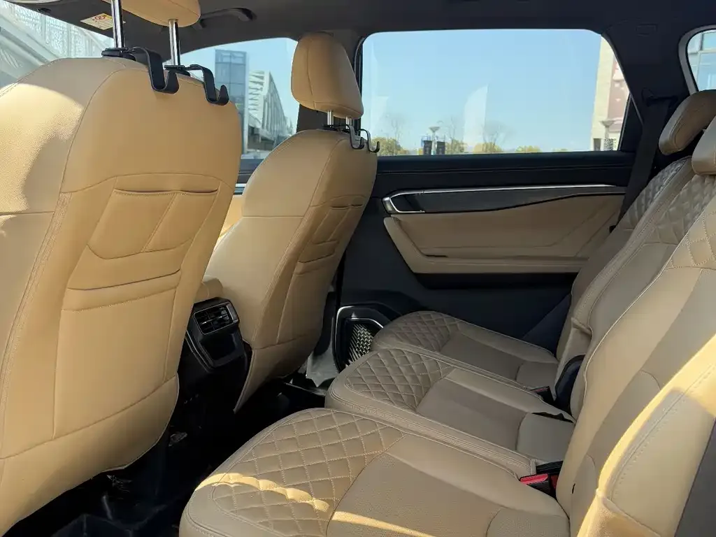 Geely Haoyue L 2023 из CN, фото 3