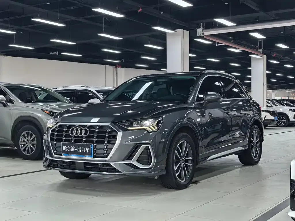 Audi Q3 — фото 1