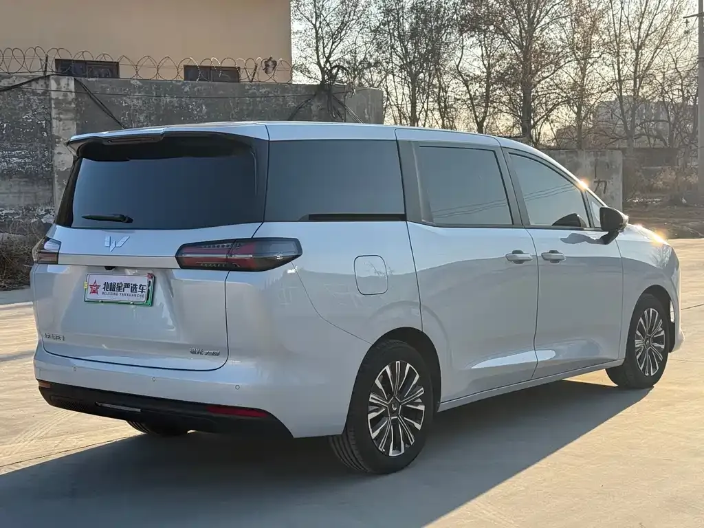 Wuling Starlight 730 New Energy — фото 6