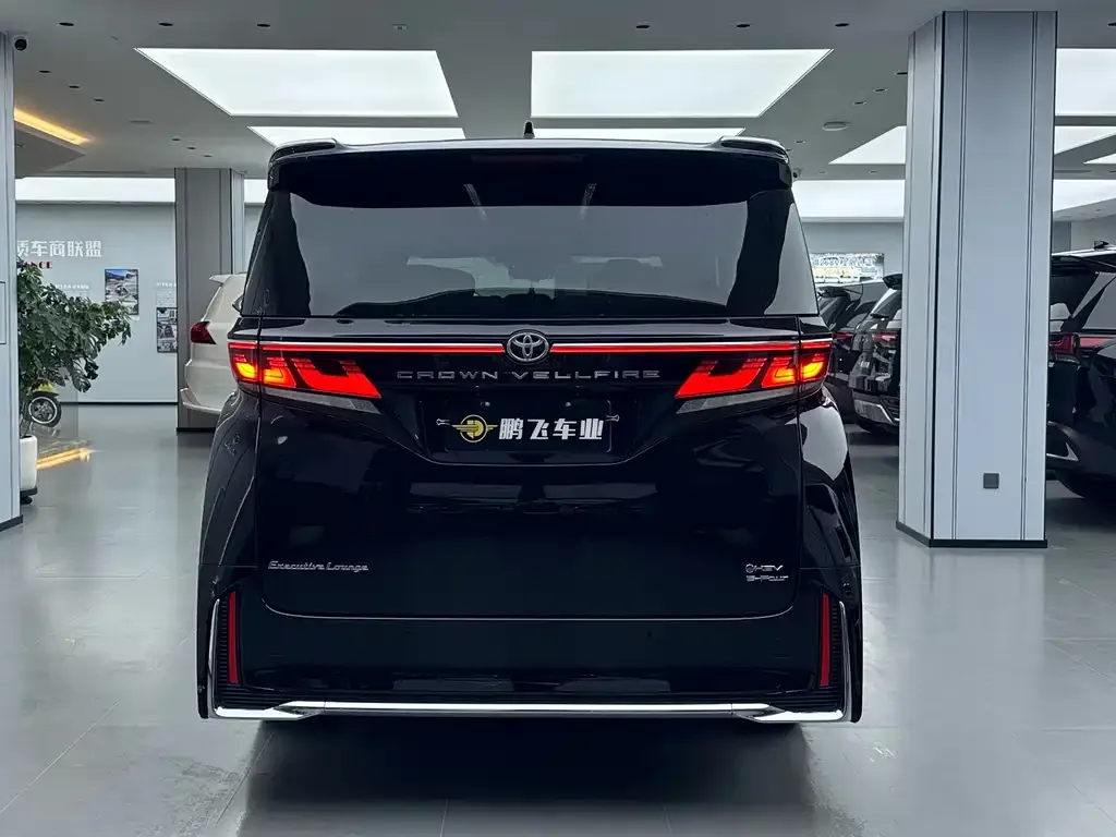 Toyota Vellfire 2023 из CN, фото 9
