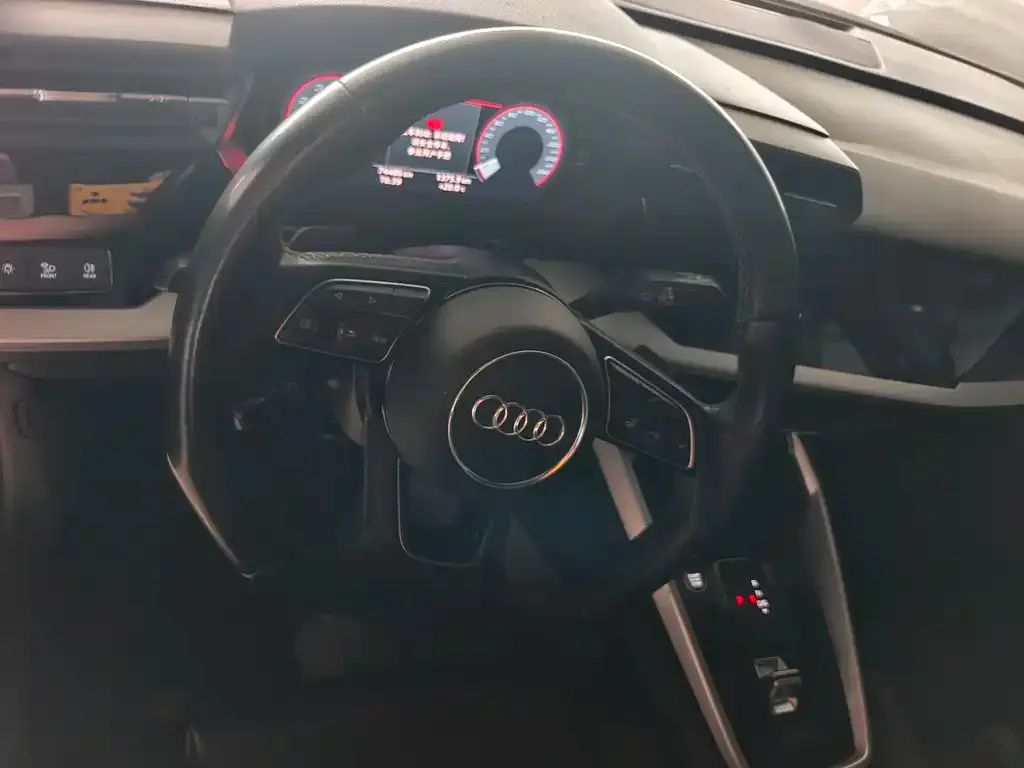 Audi A3 2023 из CN, фото 3