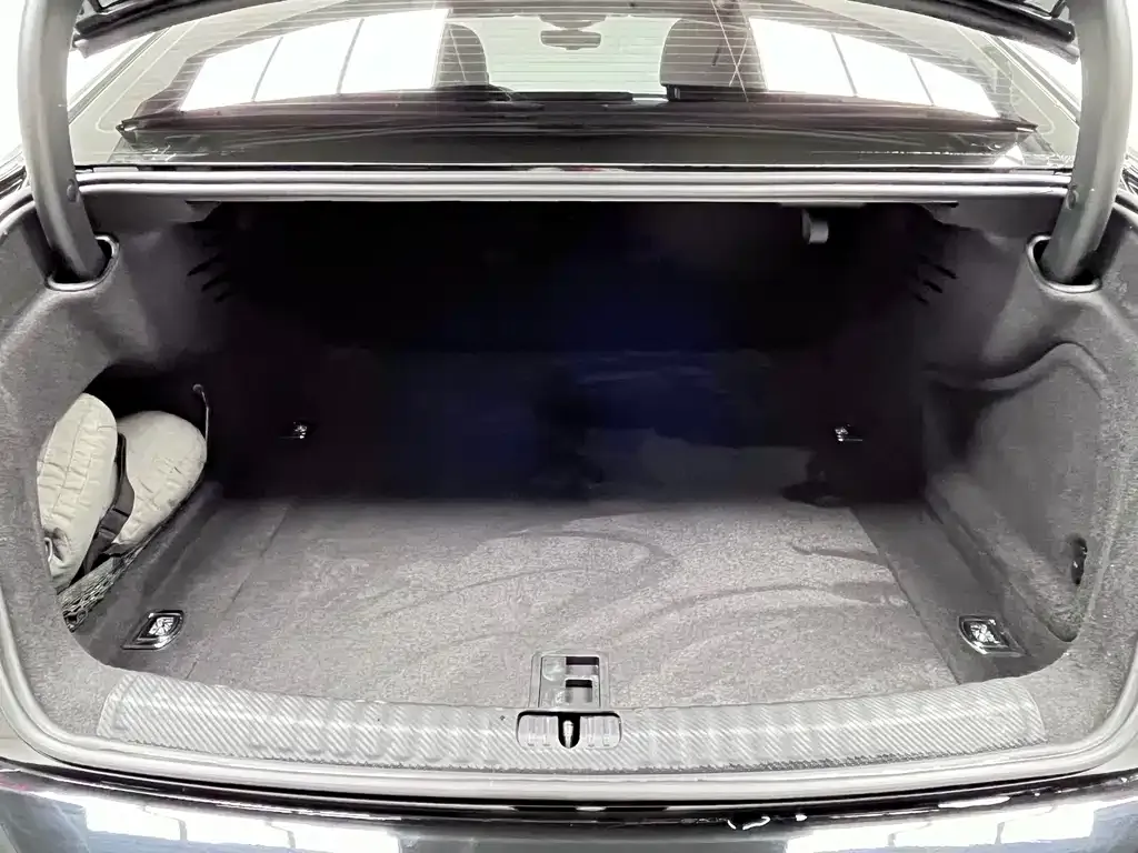 Audi A6L 2023 из CN, фото 10