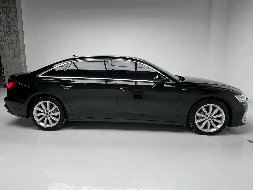 Audi A6L 2023 из CN, фото 2
