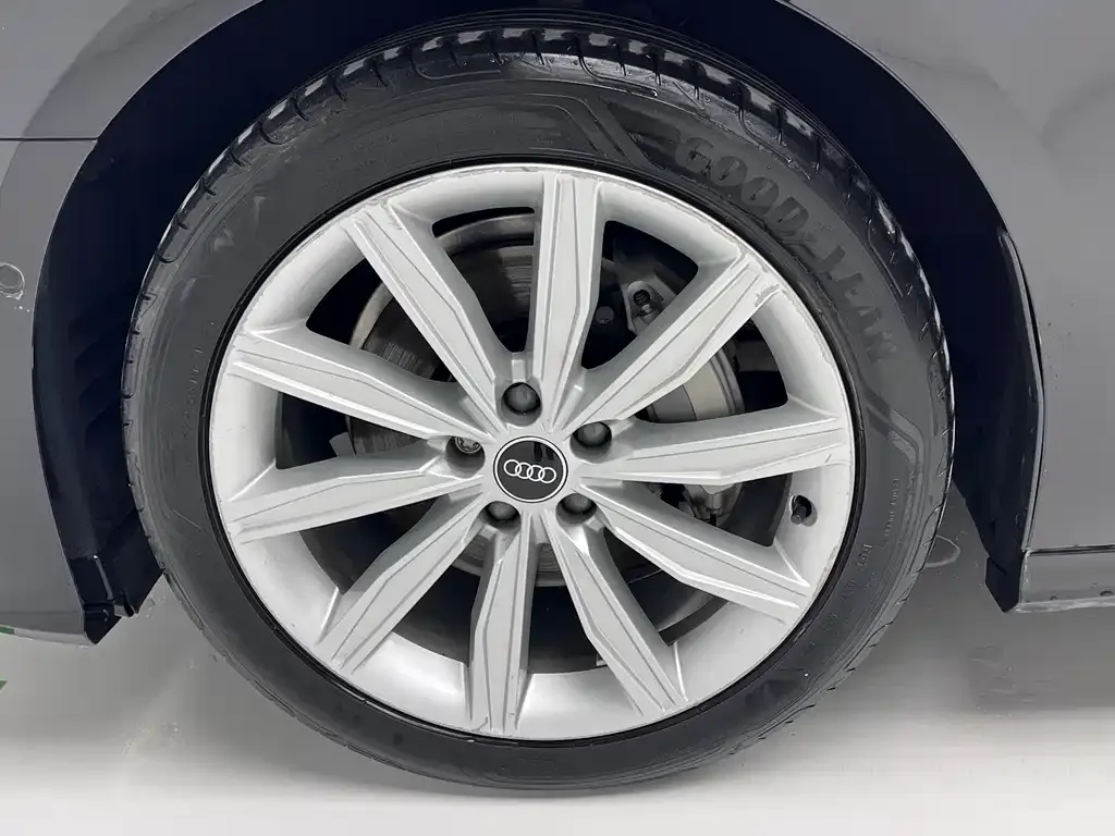Audi A6L 2023 из CN, фото 9