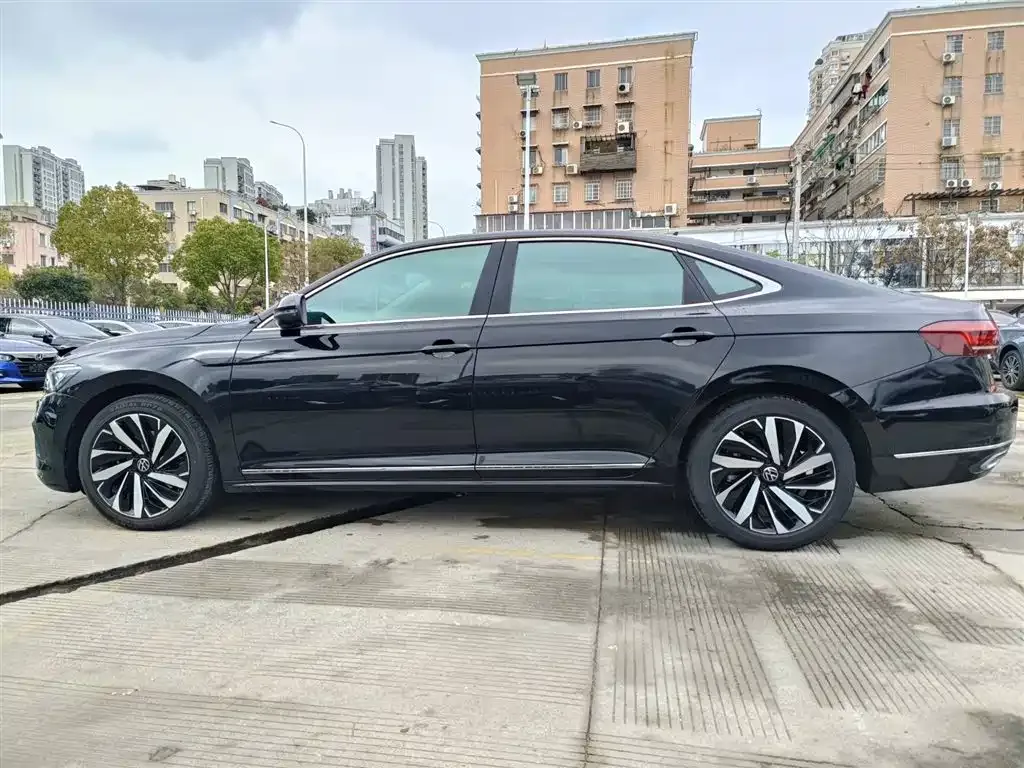Volkswagen Passat — фото 9