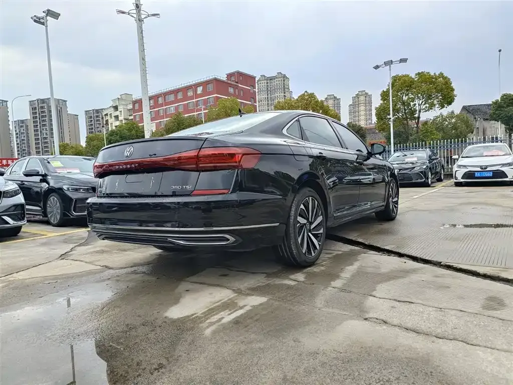 Volkswagen Passat — фото 2