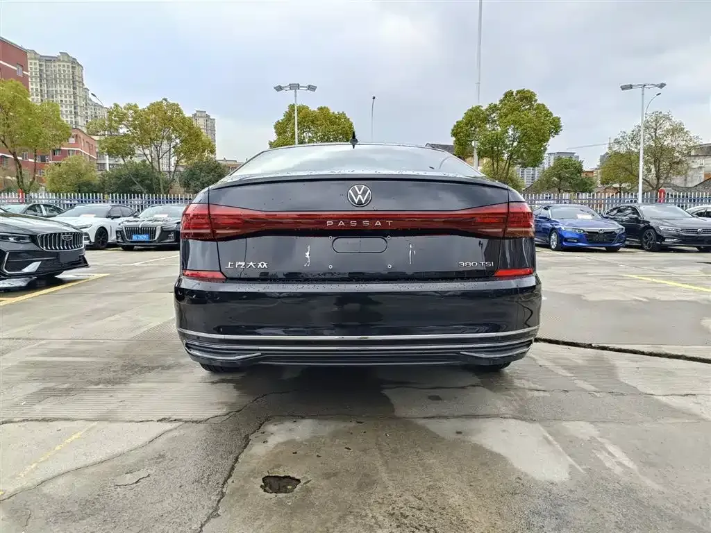 Volkswagen Passat — фото 6