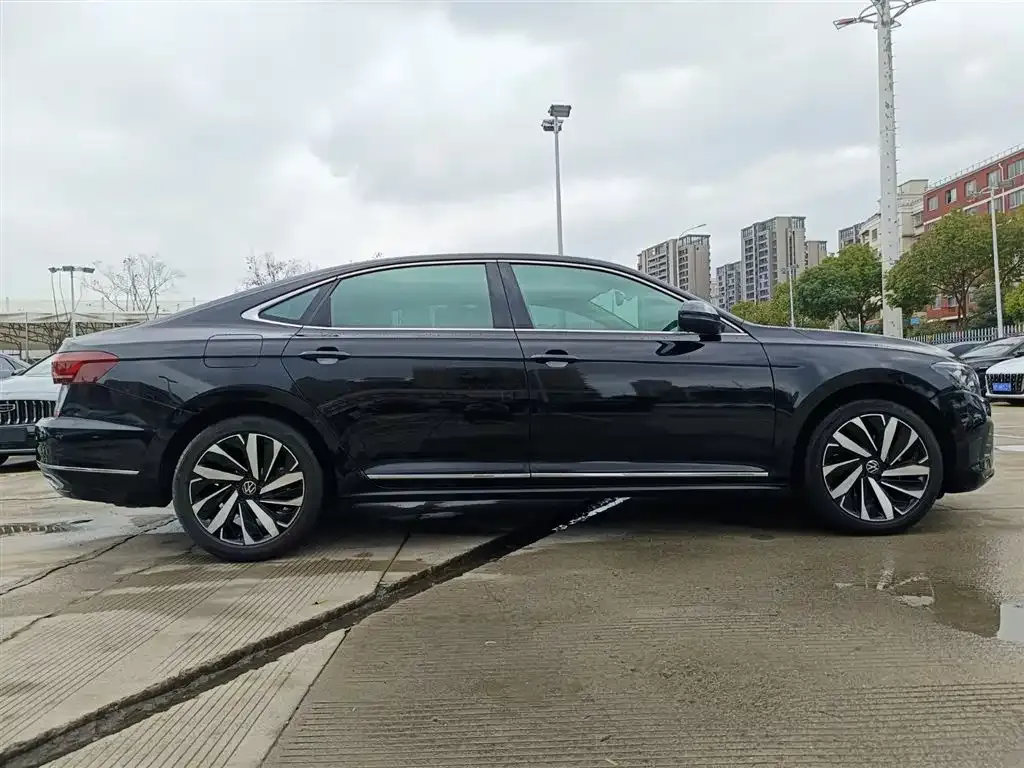 Volkswagen Passat — фото 8