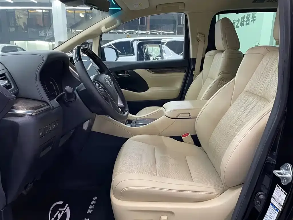 Toyota Vellfire 2021 из CN, фото 3