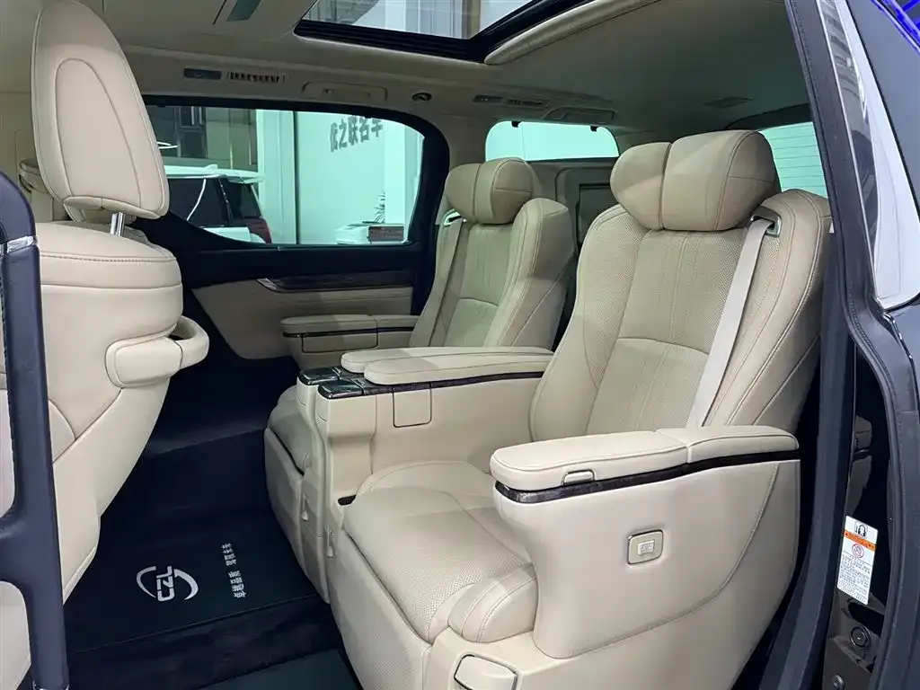 Toyota Vellfire 2021 из CN, фото 8