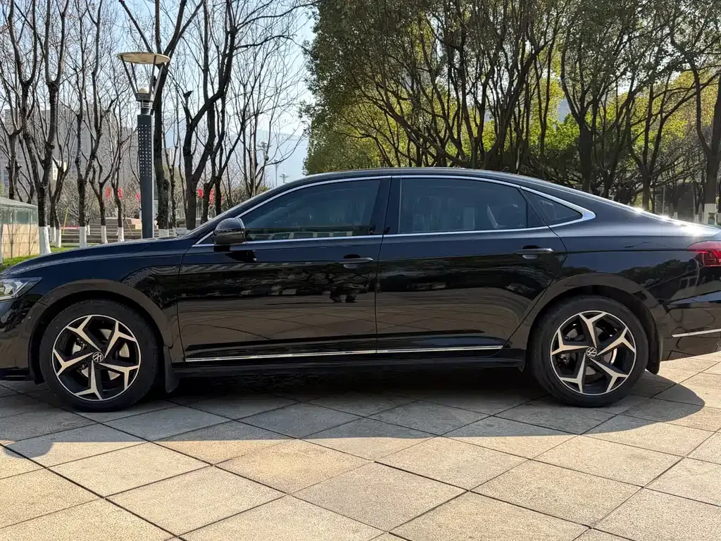 Volkswagen Passat — фото 7