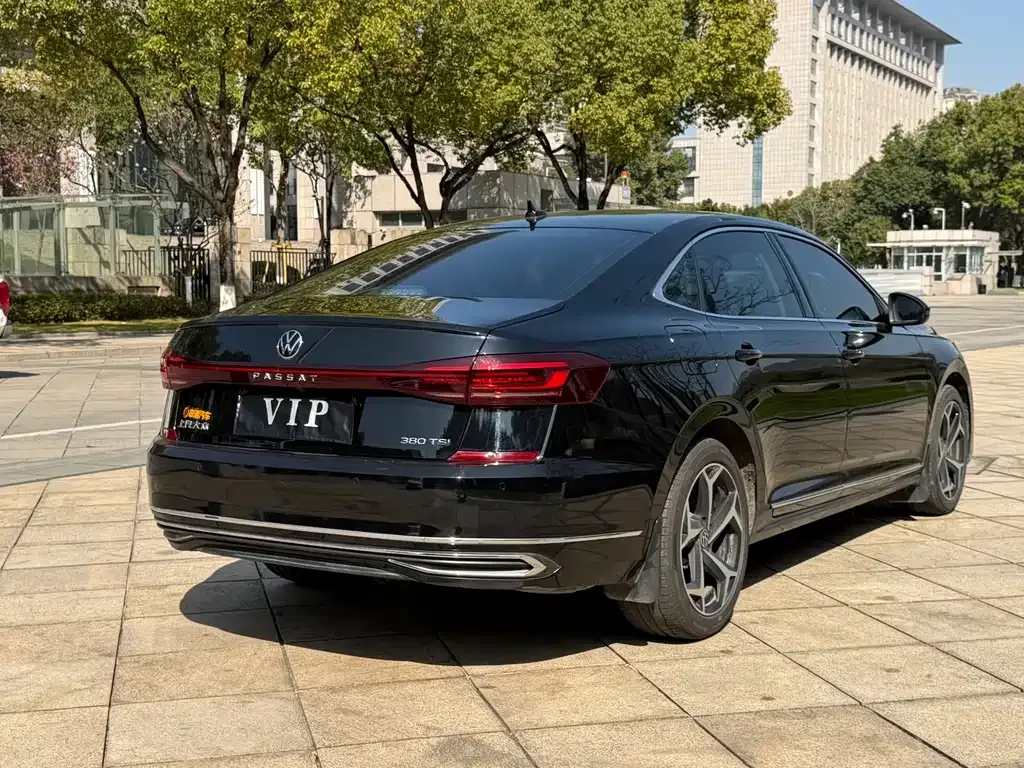 Volkswagen Passat — фото 5
