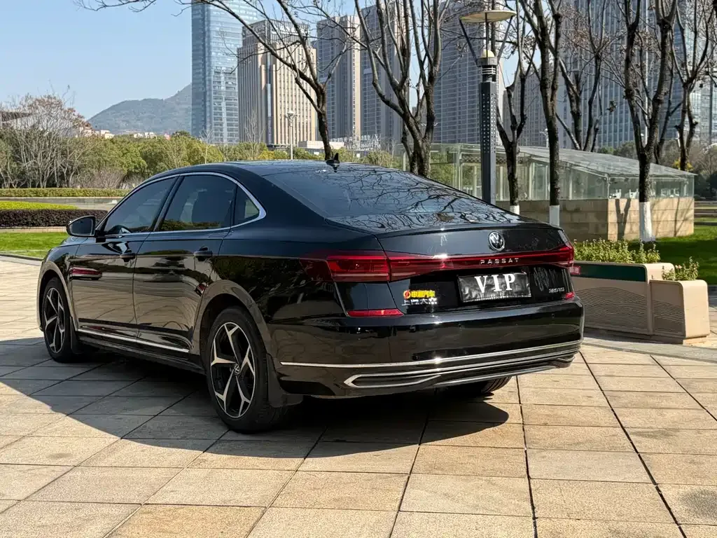 Volkswagen Passat — фото 6