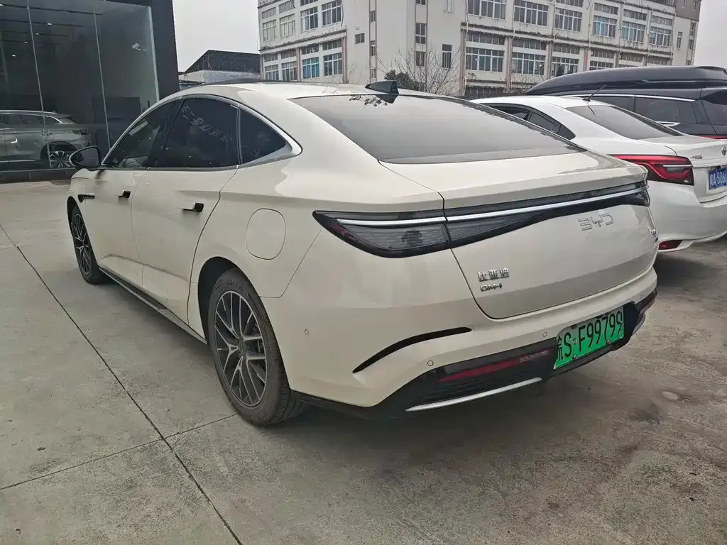 BYD Seal 07 DM-i — фото 8