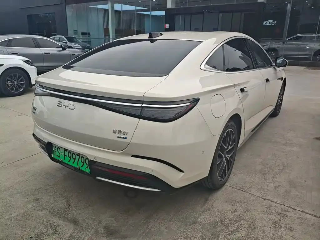 BYD Seal 07 DM-i — фото 2