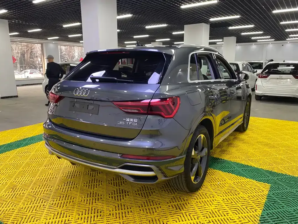 Audi Q3 2023 из CN, фото 4