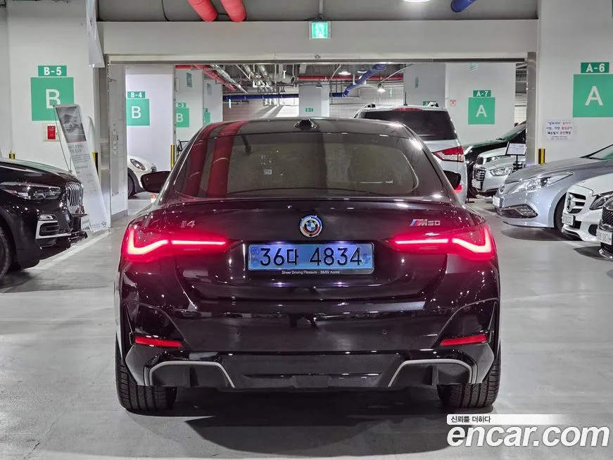 BMW i4 2023 из KR, фото 8