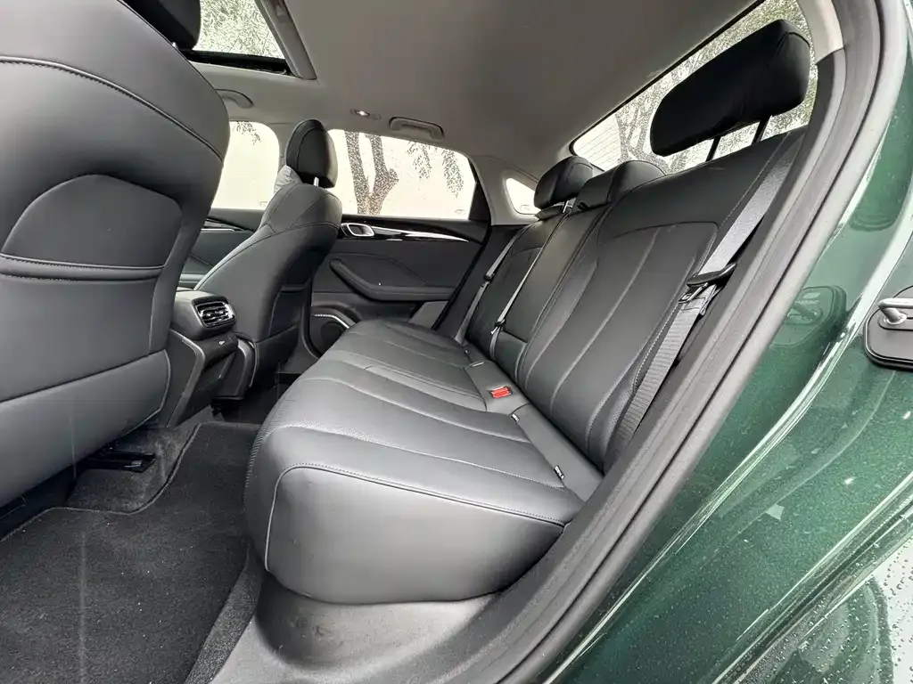 Geely Emgrand 2026 из CN, фото 2