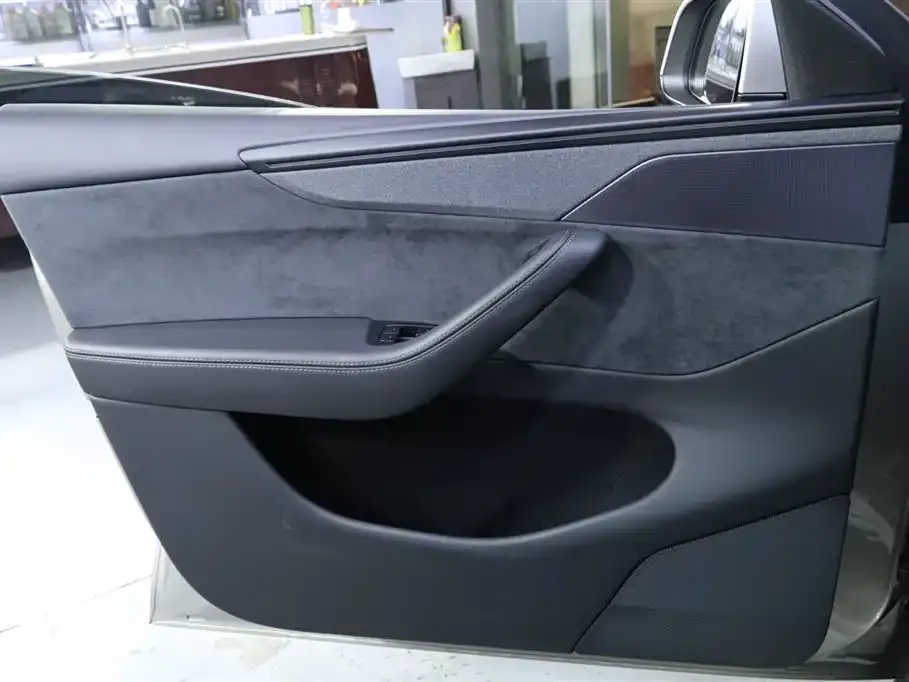 Tesla Model Y L — фото 6