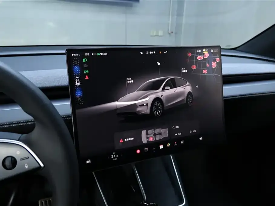 Tesla Model Y L — фото 9