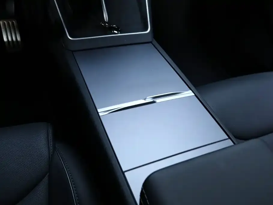 Tesla Model Y L — фото 4